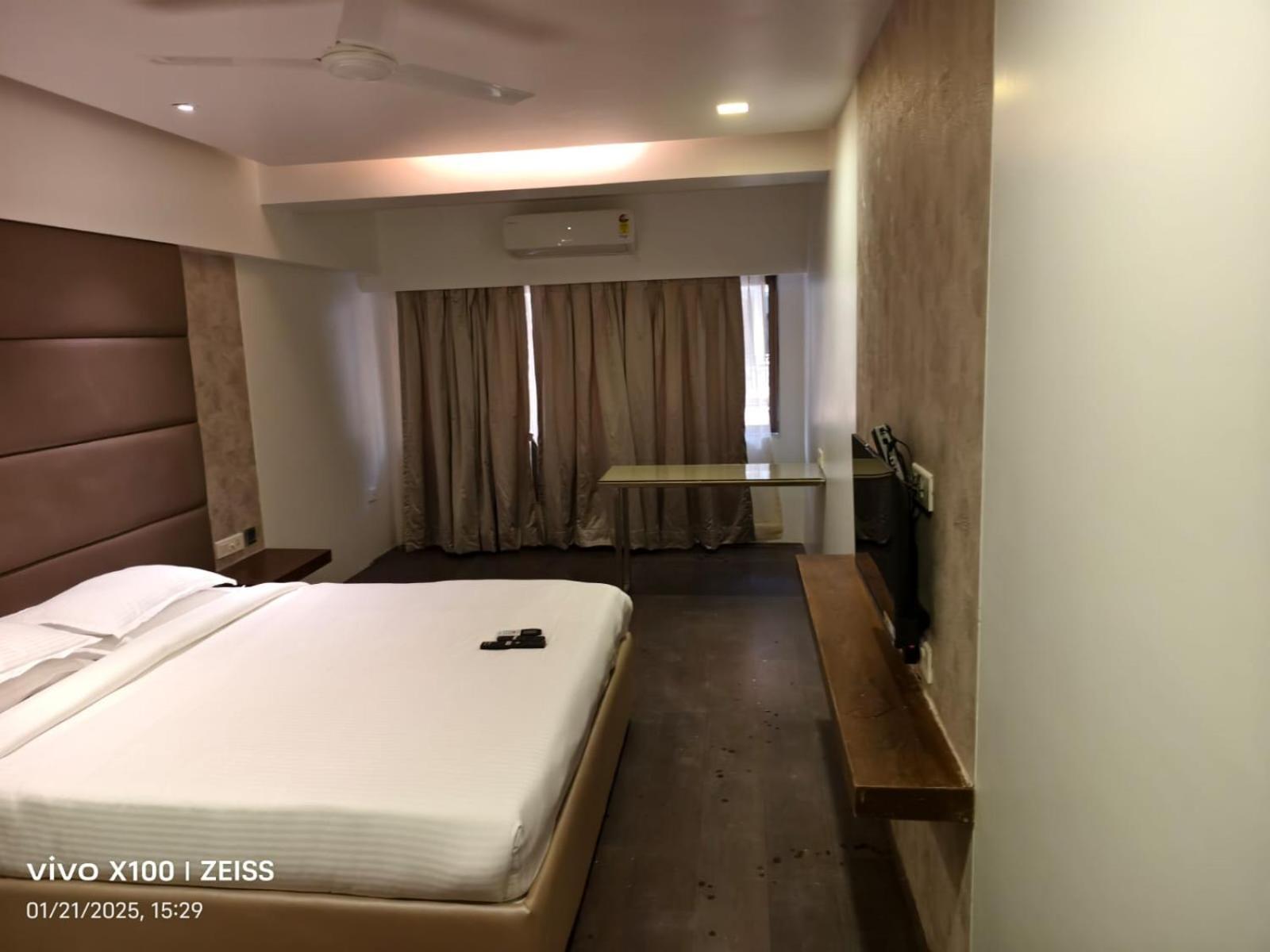 Hotel Dakshin Grandeur Navi Mumbai Buitenkant foto
