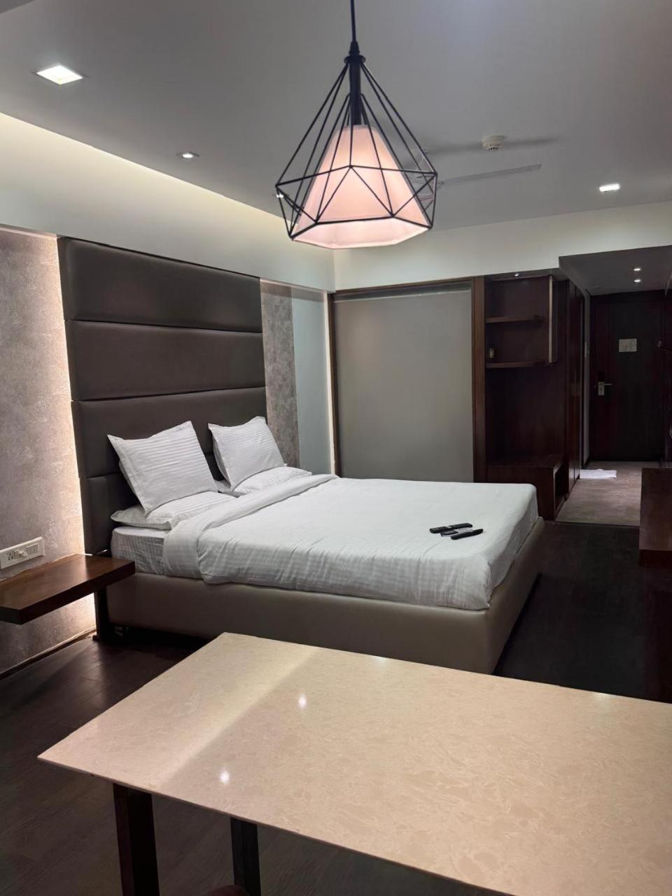 Hotel Dakshin Grandeur Navi Mumbai Buitenkant foto