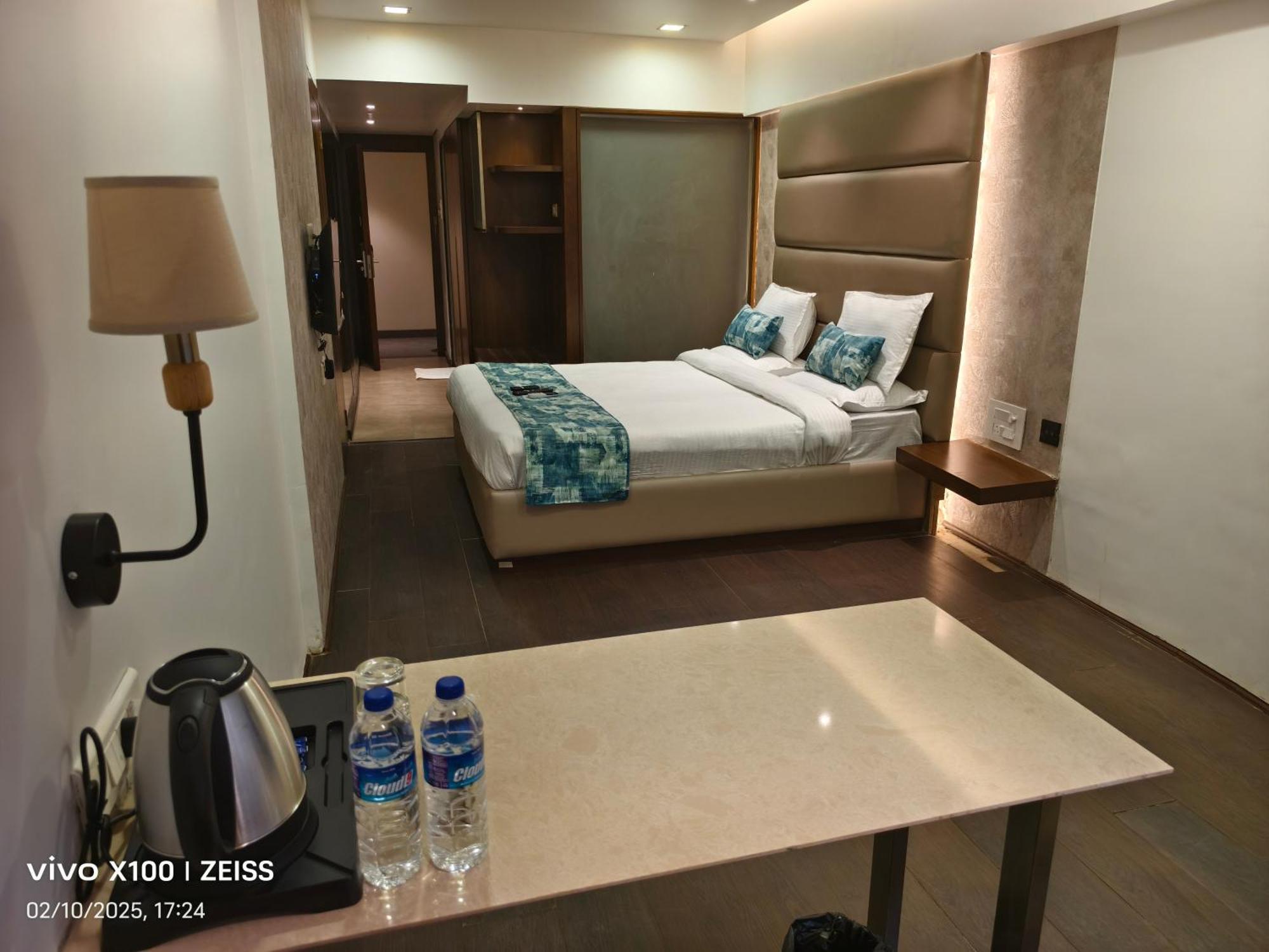 Hotel Dakshin Grandeur Navi Mumbai Buitenkant foto